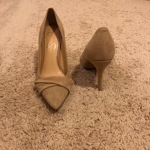 Jessica Simpson nude pumps
